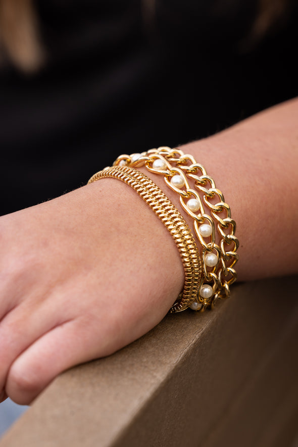 3 Layer Pearl & Gold Bracelet (33196279)